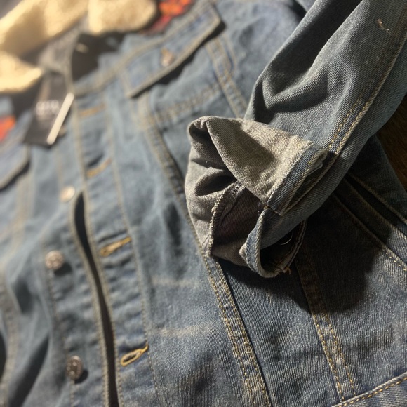 Boohoo man denim jacket size XL NWT - Picture 4 of 6